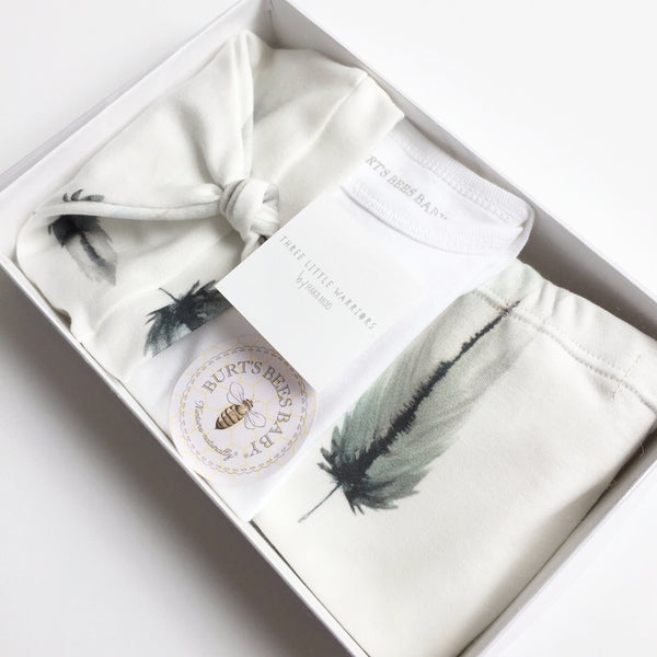 Layette Set / Feathers (Waves)
